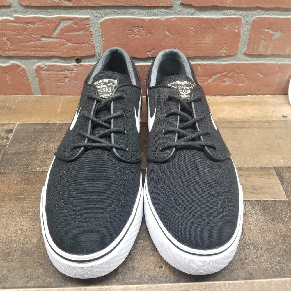Nike SB Jnoski Black & White Canvas Skate Shoes - Picture 5 of 7